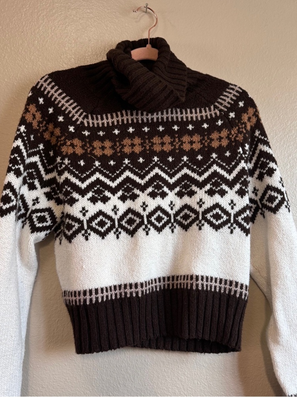AMERICAN EAGLE Women’s Cream and Brown Fair Isle Turtleneck Sweater - Picture 2 of 6